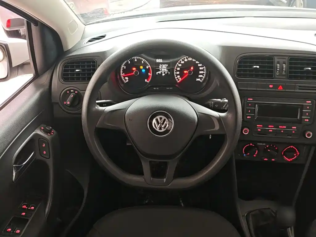 Volkswagen Polo — миниатюра 11