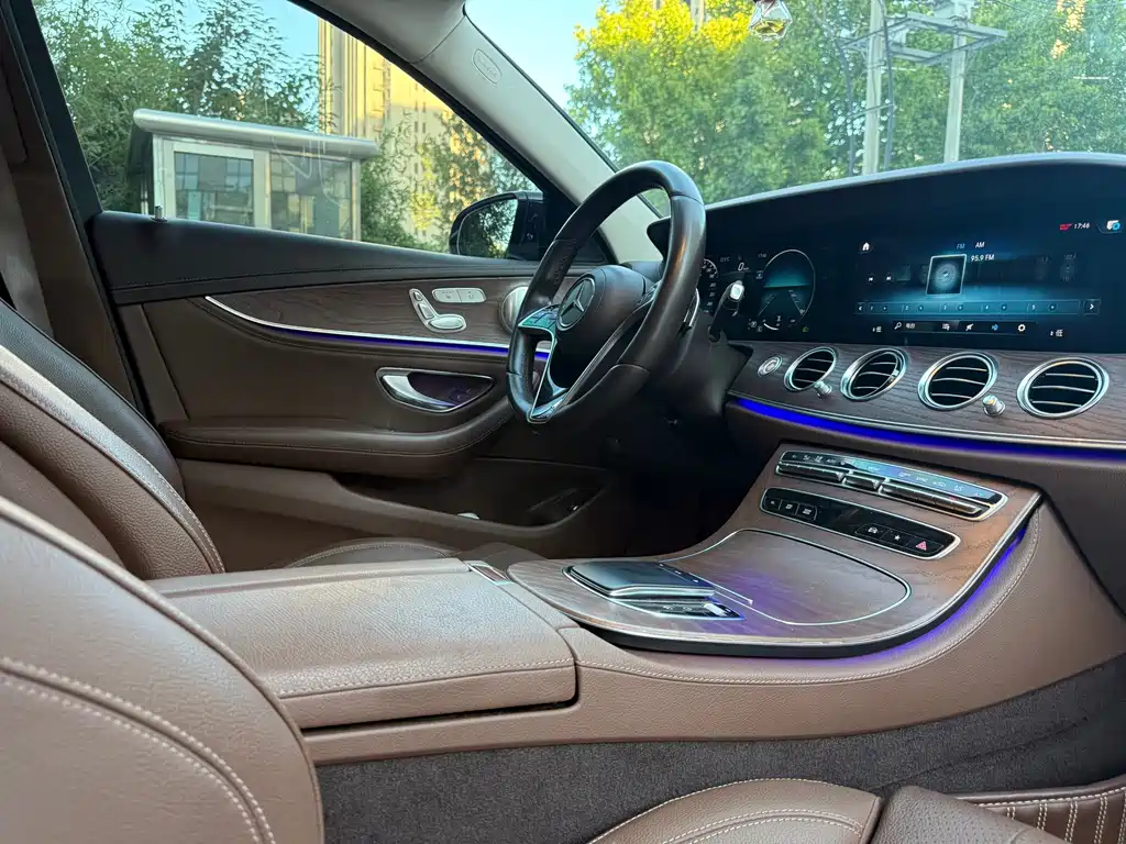Mercedes-Benz E-Class — миниатюра 21