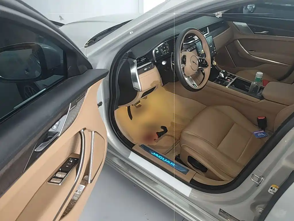 Jaguar XFL — миниатюра 16