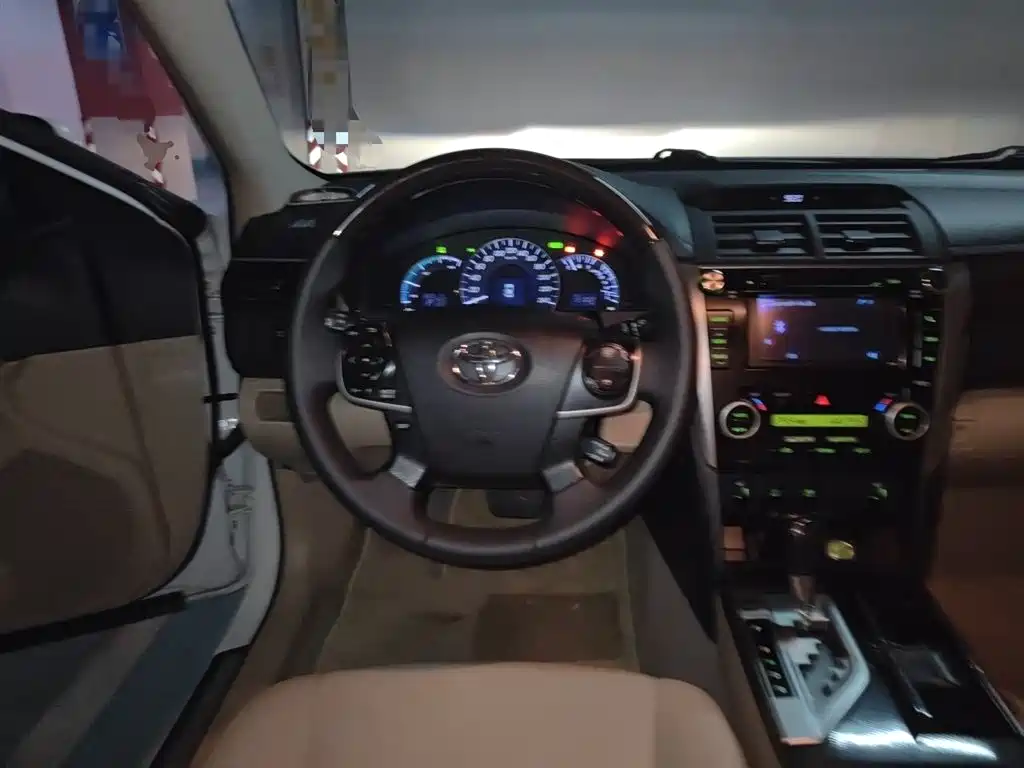 Toyota Camry 2012 2.5HG Luxury