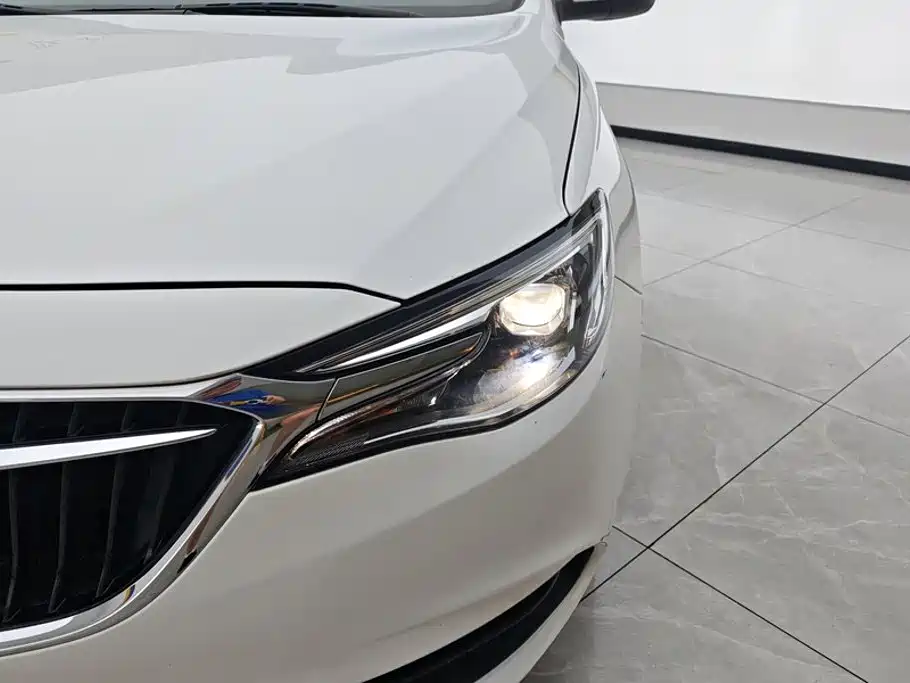 Buick Excelle — миниатюра 5