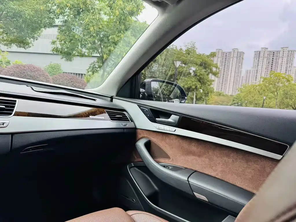 Audi A8 — миниатюра 10