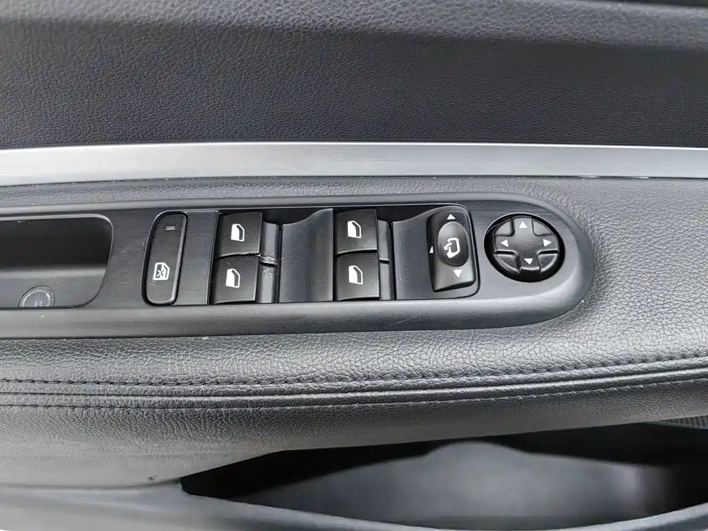 Peugeot 3008 — миниатюра 9