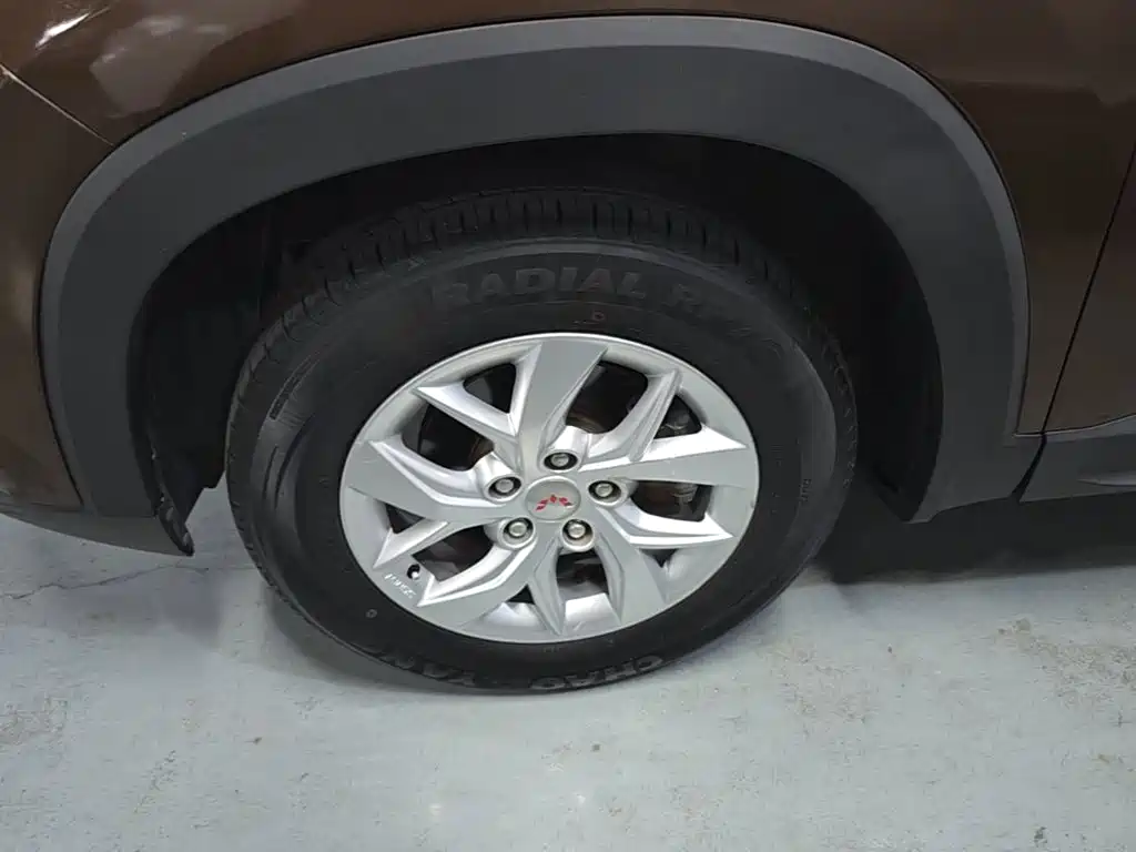 Wuling Hongguang S3 — миниатюра 23