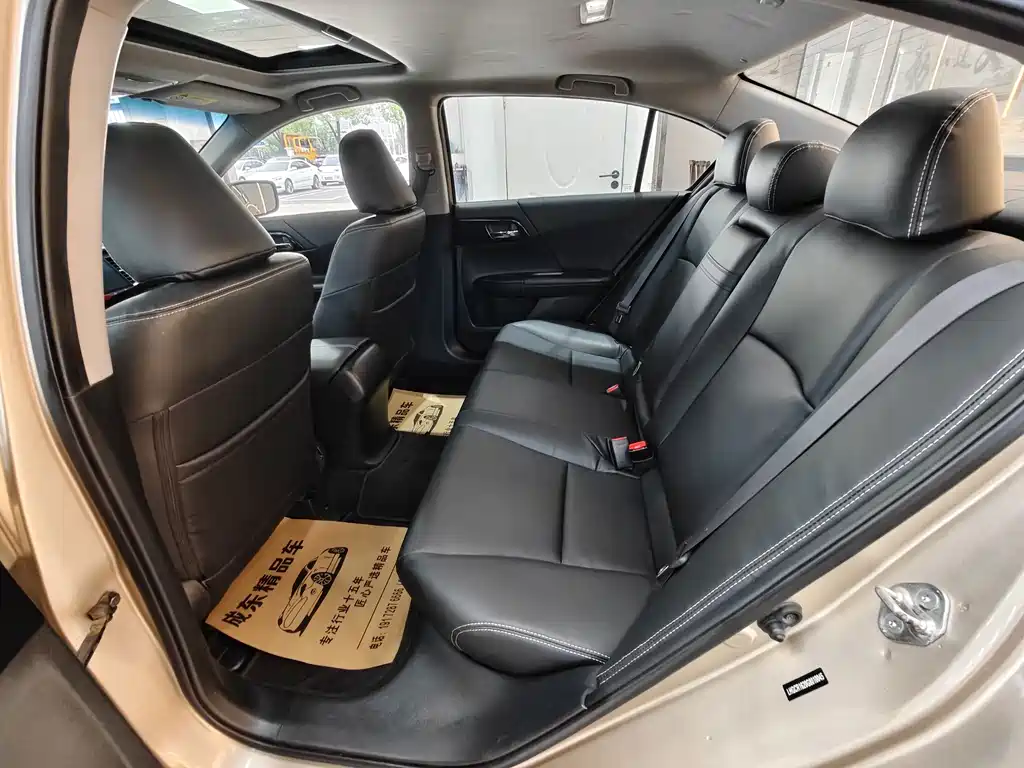 Honda Accord — миниатюра 8