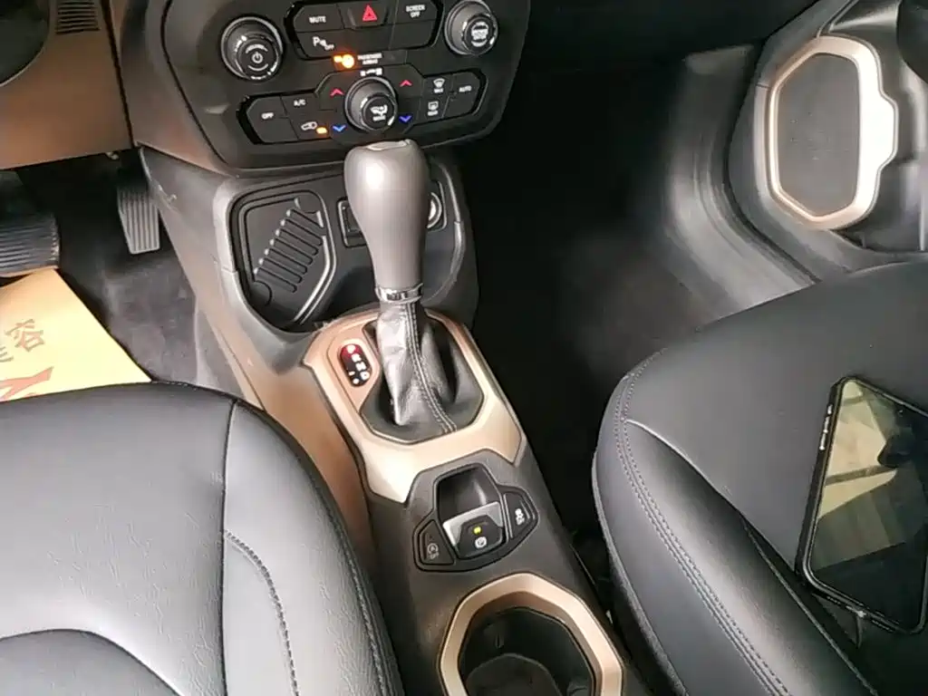 Jeep Renegade — миниатюра 14