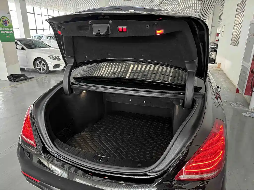 Mercedes-Benz S-Class — миниатюра 17
