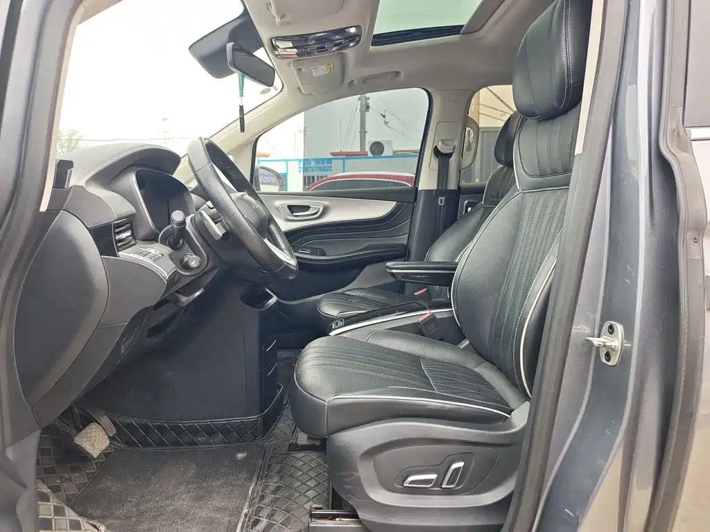 Roewe iMAX8 — миниатюра 4