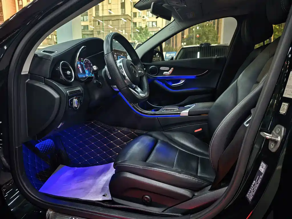 Mercedes-Benz C-Class — миниатюра 6