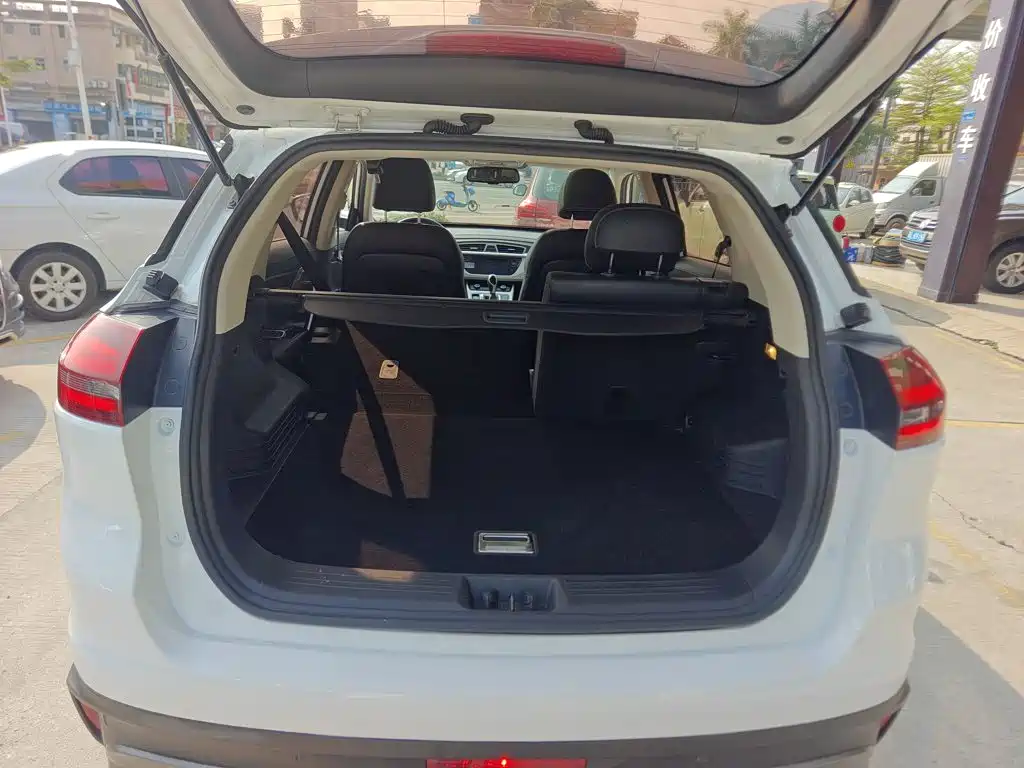 Geely Boyue — миниатюра 15