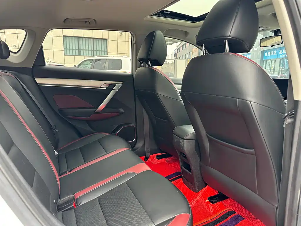 Geely Binyue — миниатюра 10