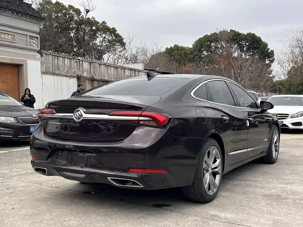 Buick LaCrosse 2021 Avenir