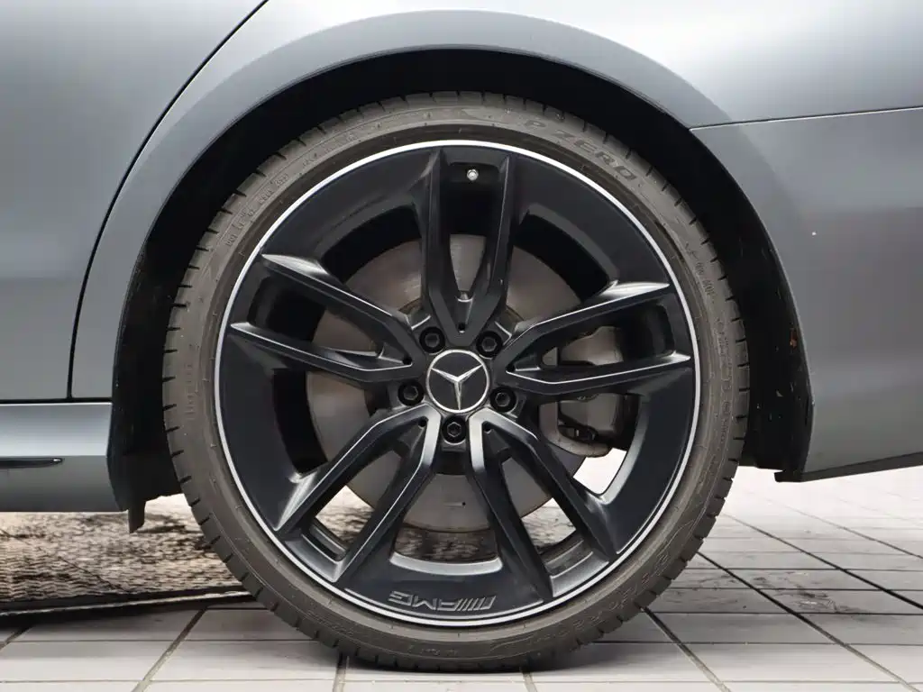 Mercedes-Benz E-Class AMG — миниатюра 26