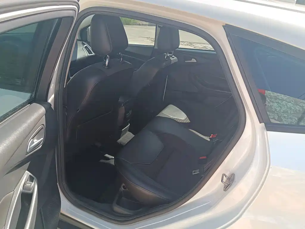 Ford Focus — миниатюра 7