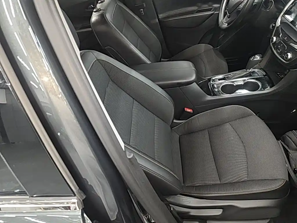 Chevrolet Equinox — миниатюра 25