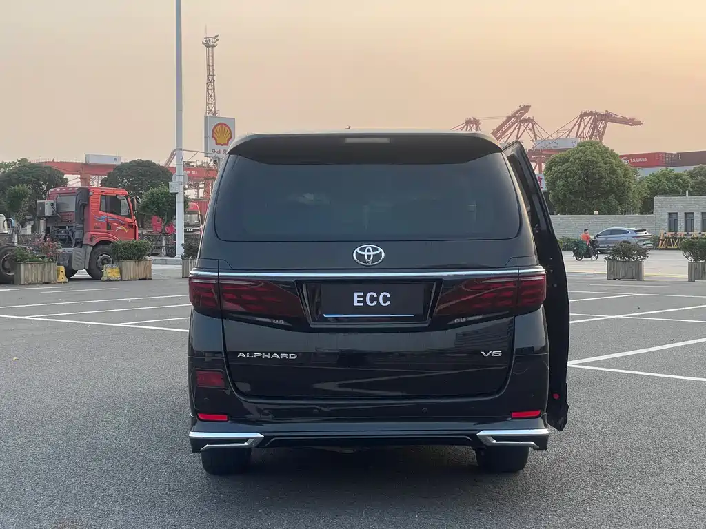 Toyota Alphard 2011 3.5L Luxury