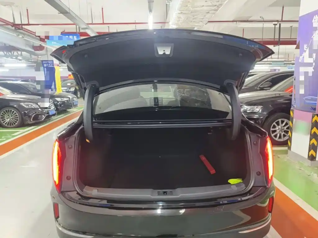 Hongqi Hongqi E-QM5 — миниатюра 19