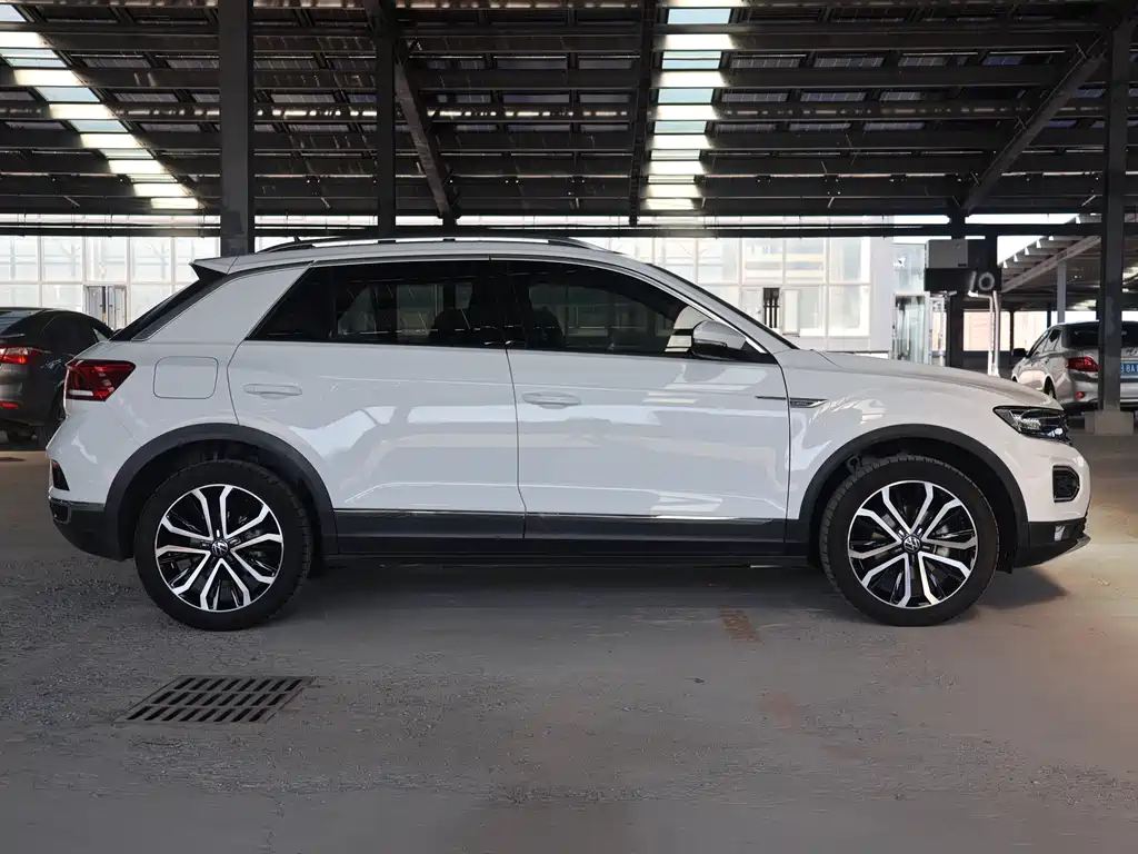 Volkswagen T-Roc 2022 280TSI DSG PLUS