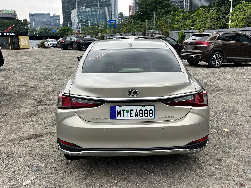 Lexus ES 2020 200