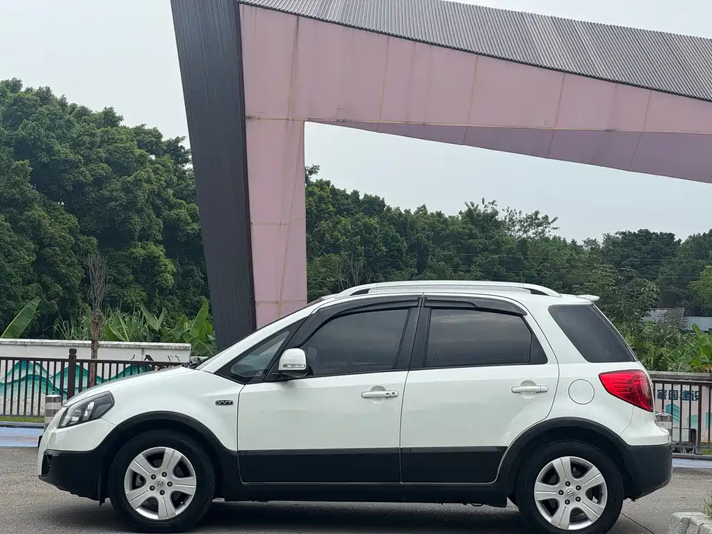 Suzuki SX4 — миниатюра 2