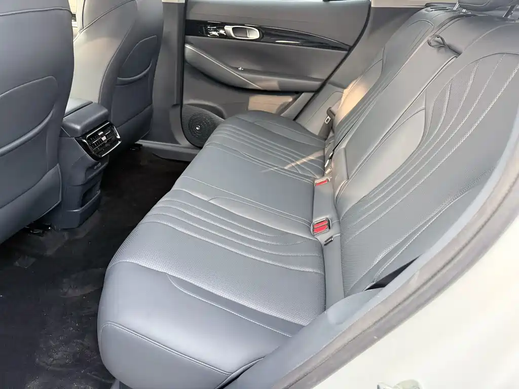 GEELY GALAXY GALAXY E5