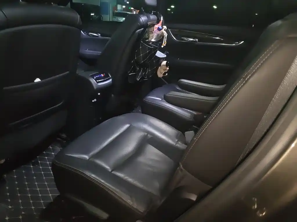 Cadillac XT6 — миниатюра 15
