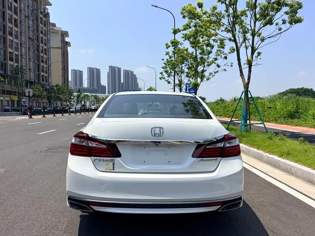 Honda Accord — миниатюра 6