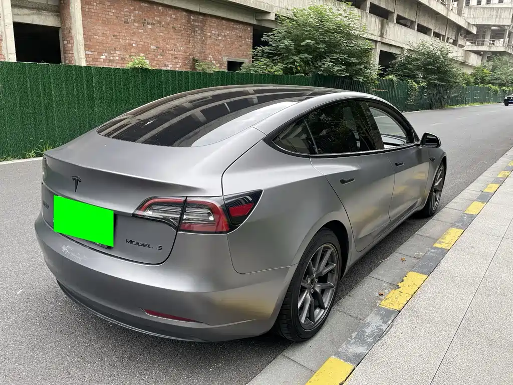 Tesla Model 3 — миниатюра 6