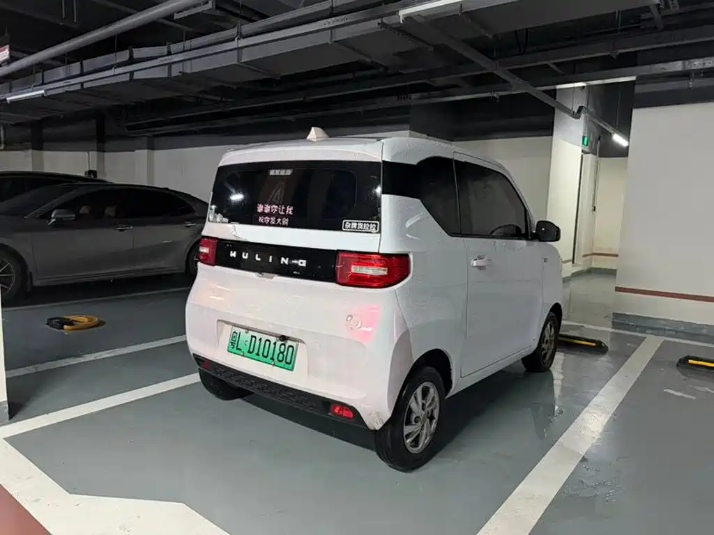 Wuling MINIEV — миниатюра 6