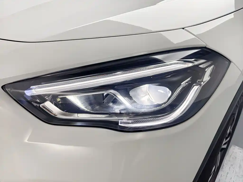 Mercedes-Benz GLA — миниатюра 6