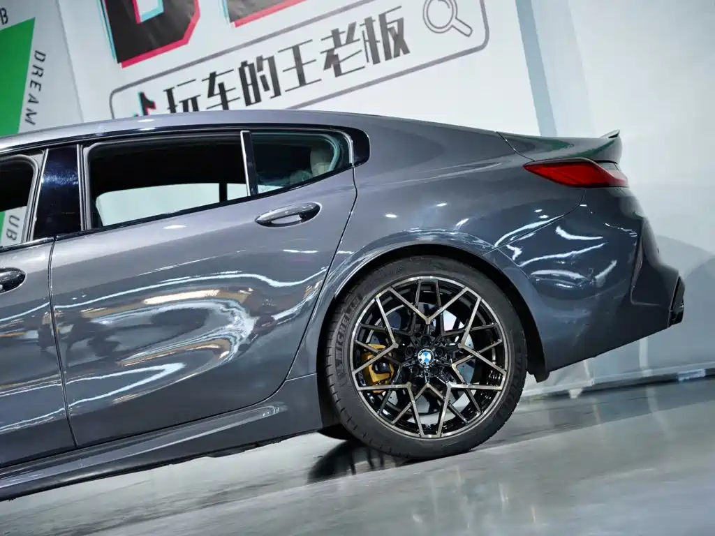 BMW M8 — миниатюра 6