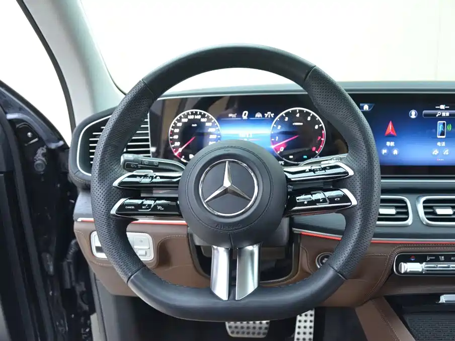 Mercedes-Benz GLS — миниатюра 10