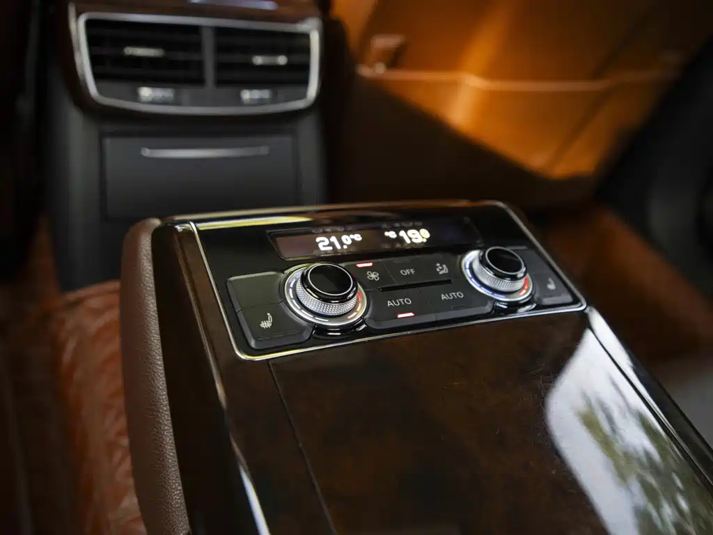 Audi A8 — миниатюра 30