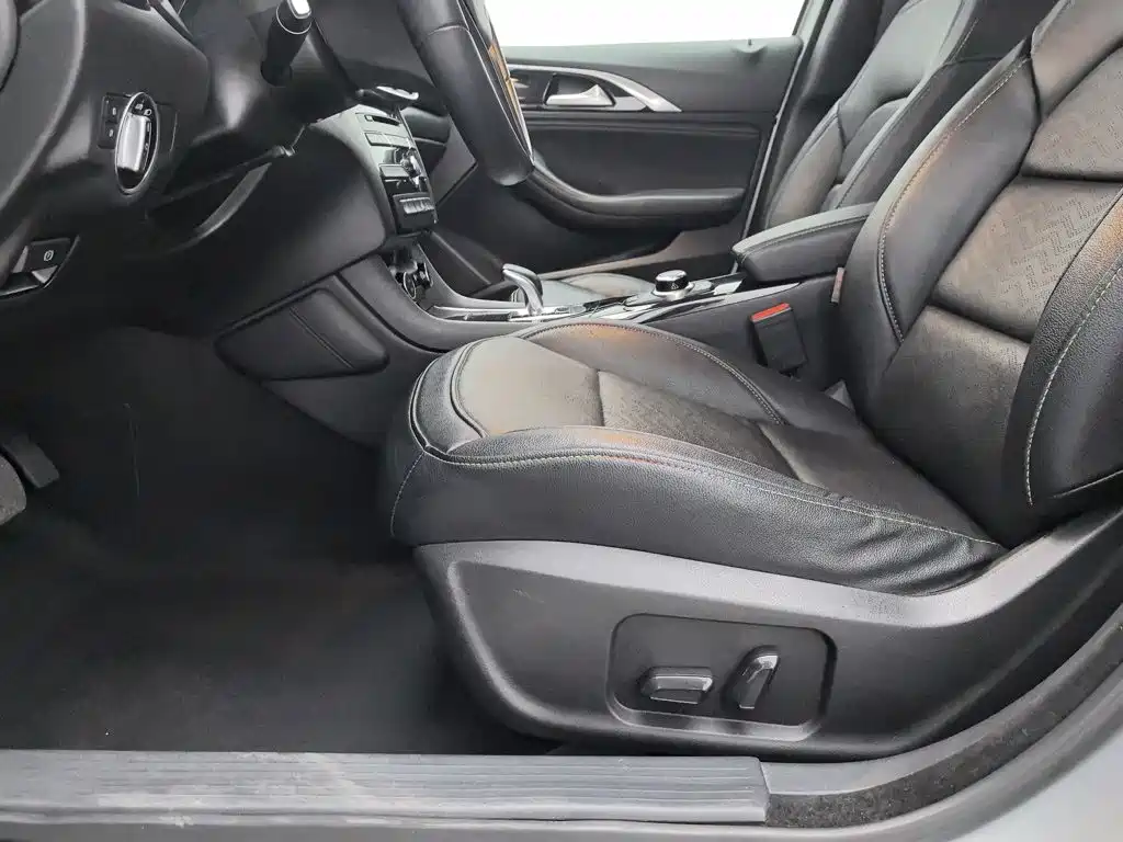 Infiniti QX30 — миниатюра 20