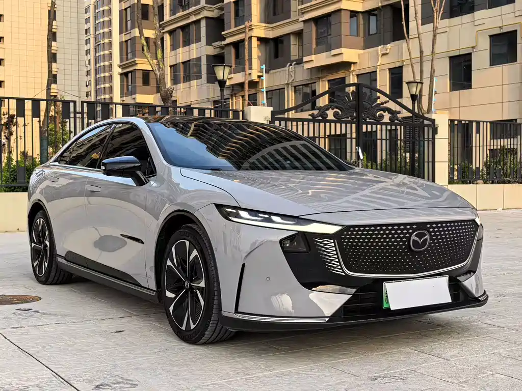 Mazda EZ-6 — миниатюра 3