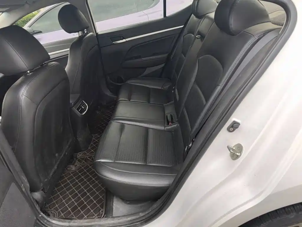 Hyundai Elantra — миниатюра 15