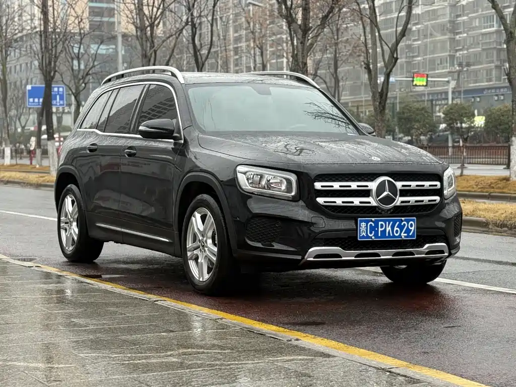 MERCEDES-BENZ GLB