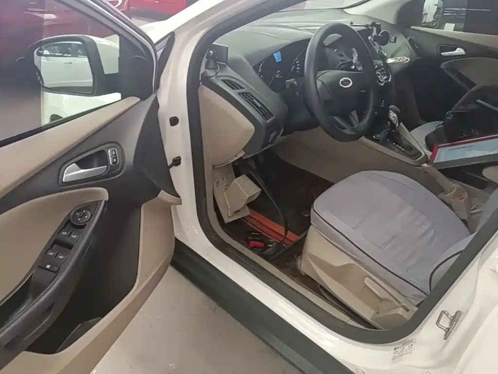 Ford Focus — миниатюра 16