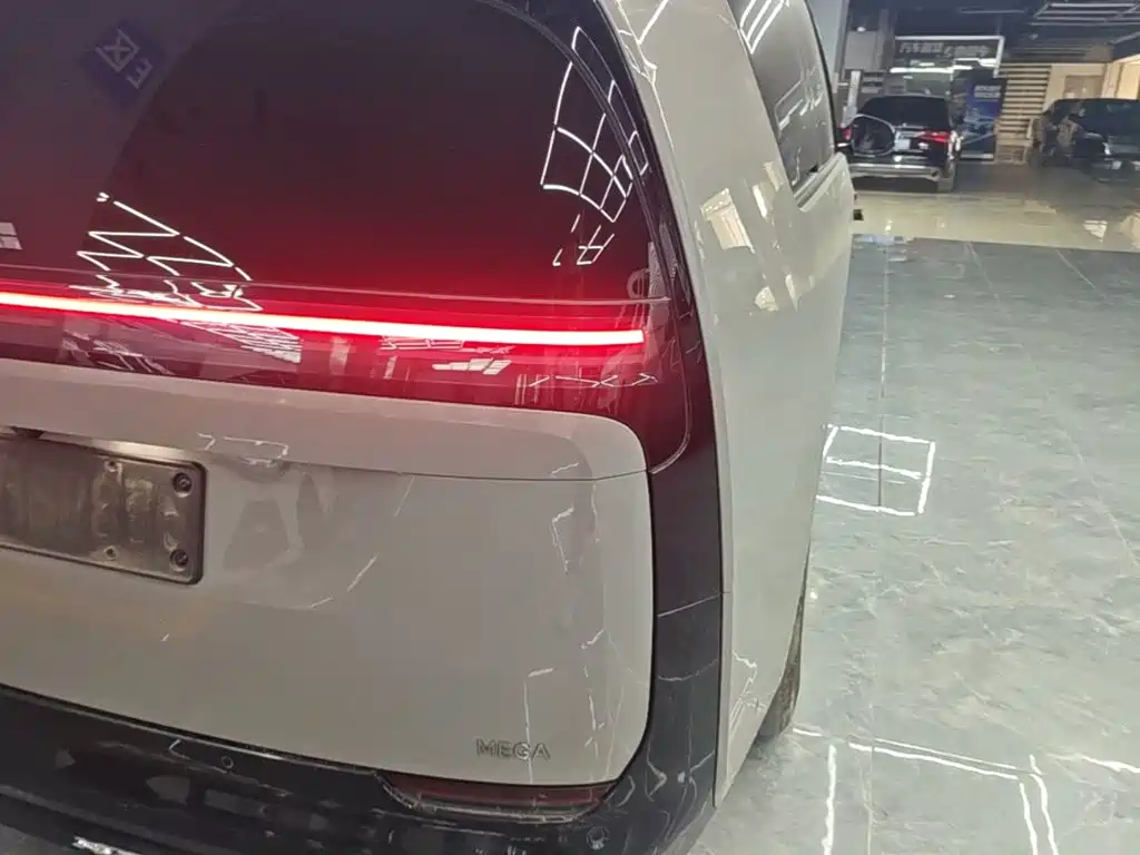 Li Auto Li MEGA — миниатюра 8