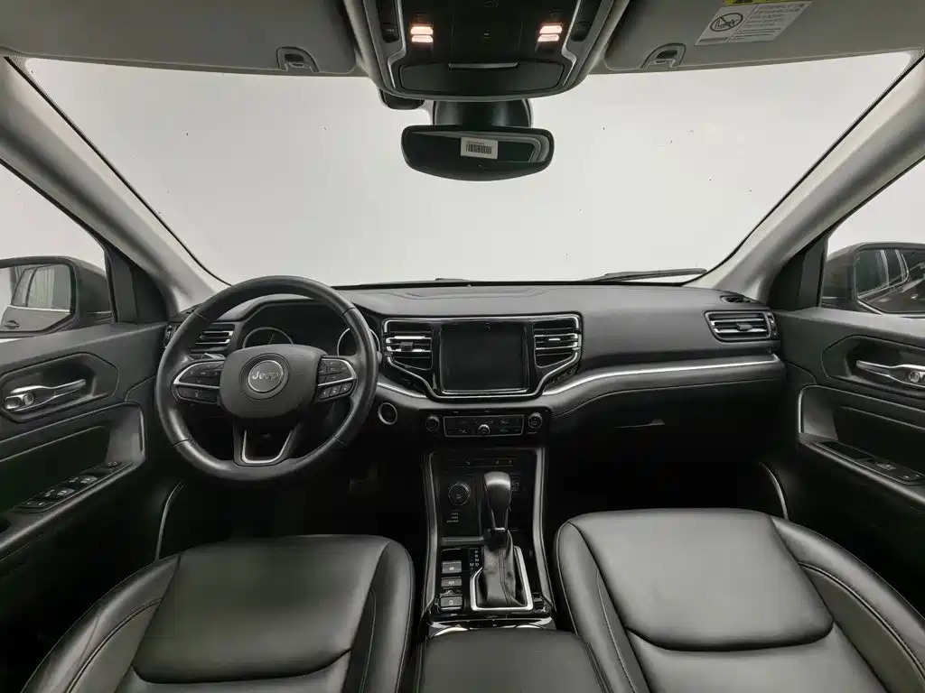 Jeep Grand Commander — миниатюра 5