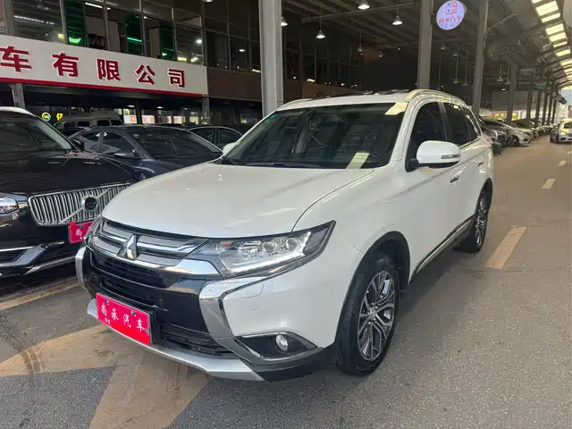 MITSUBISHI OUTLANDER 2017