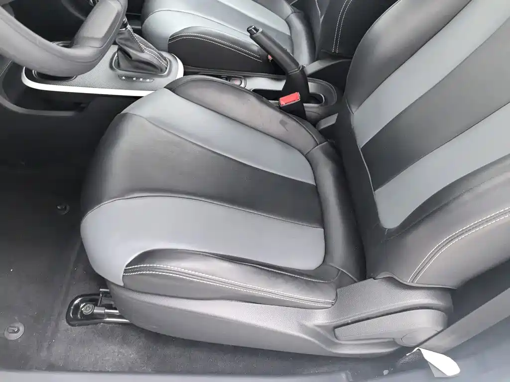 Roewe Clever — миниатюра 20