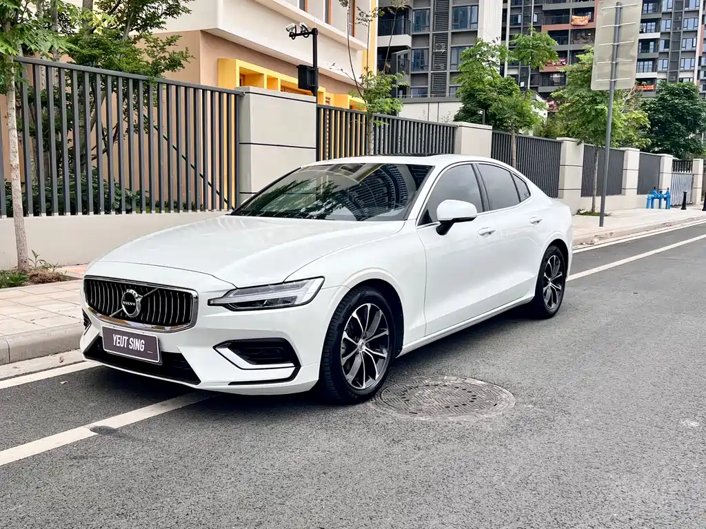 Volvo S60 2021