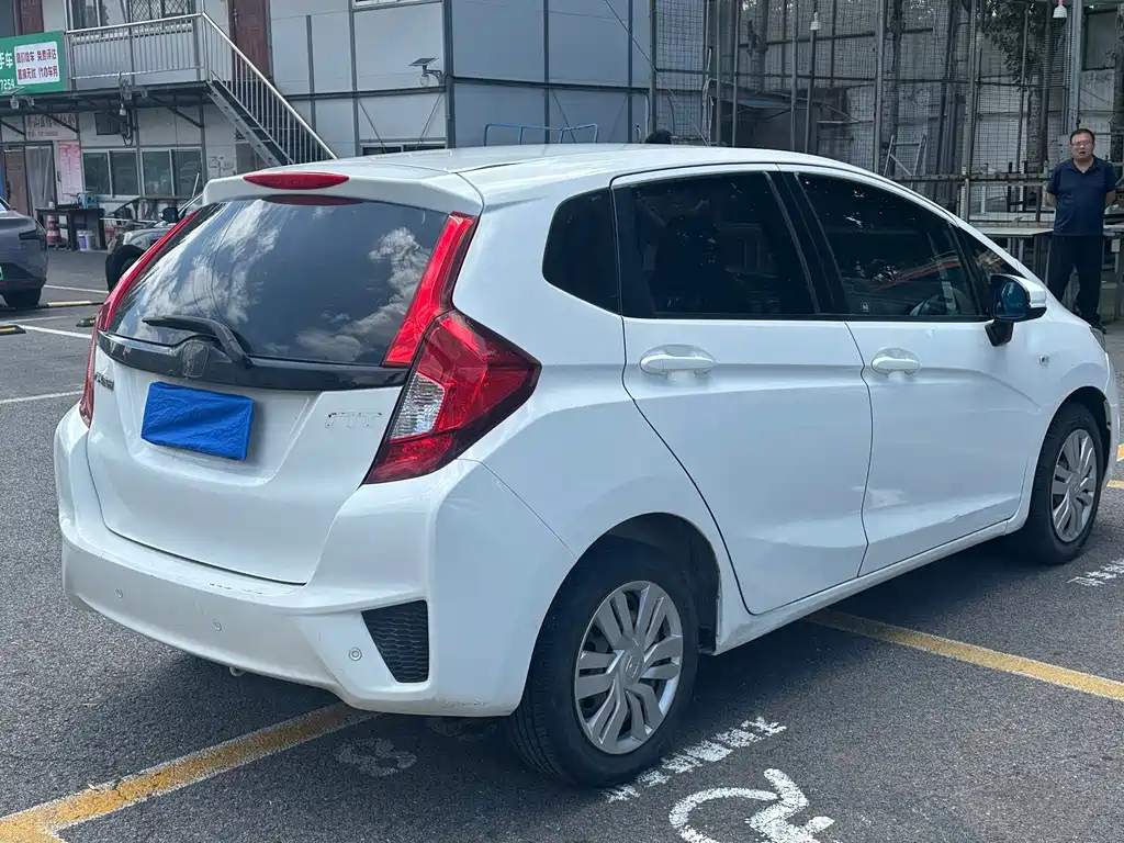 Honda Fit — миниатюра 4