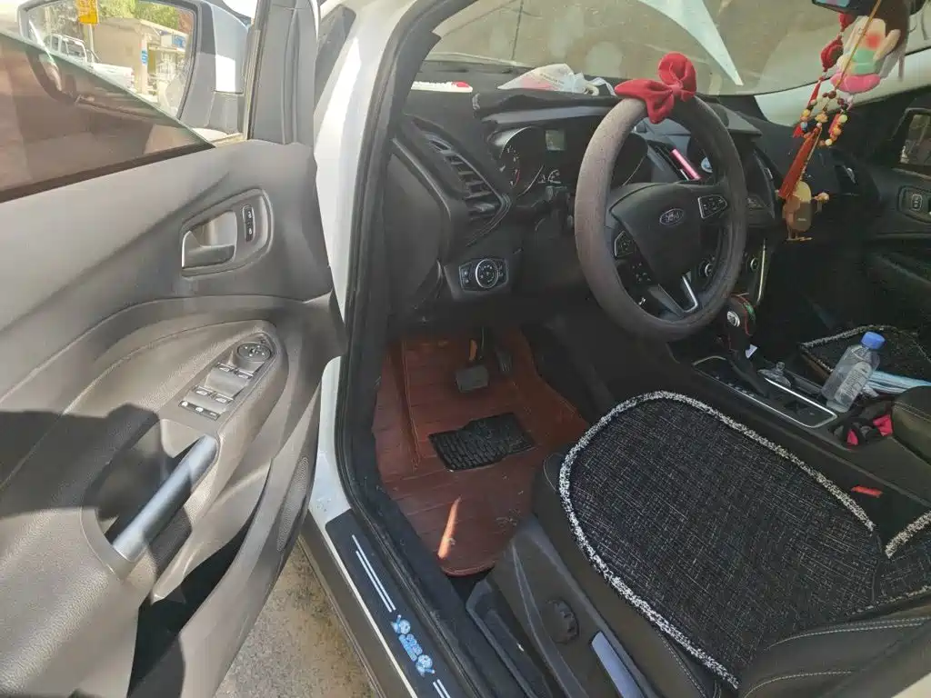 Ford Kuga — миниатюра 14