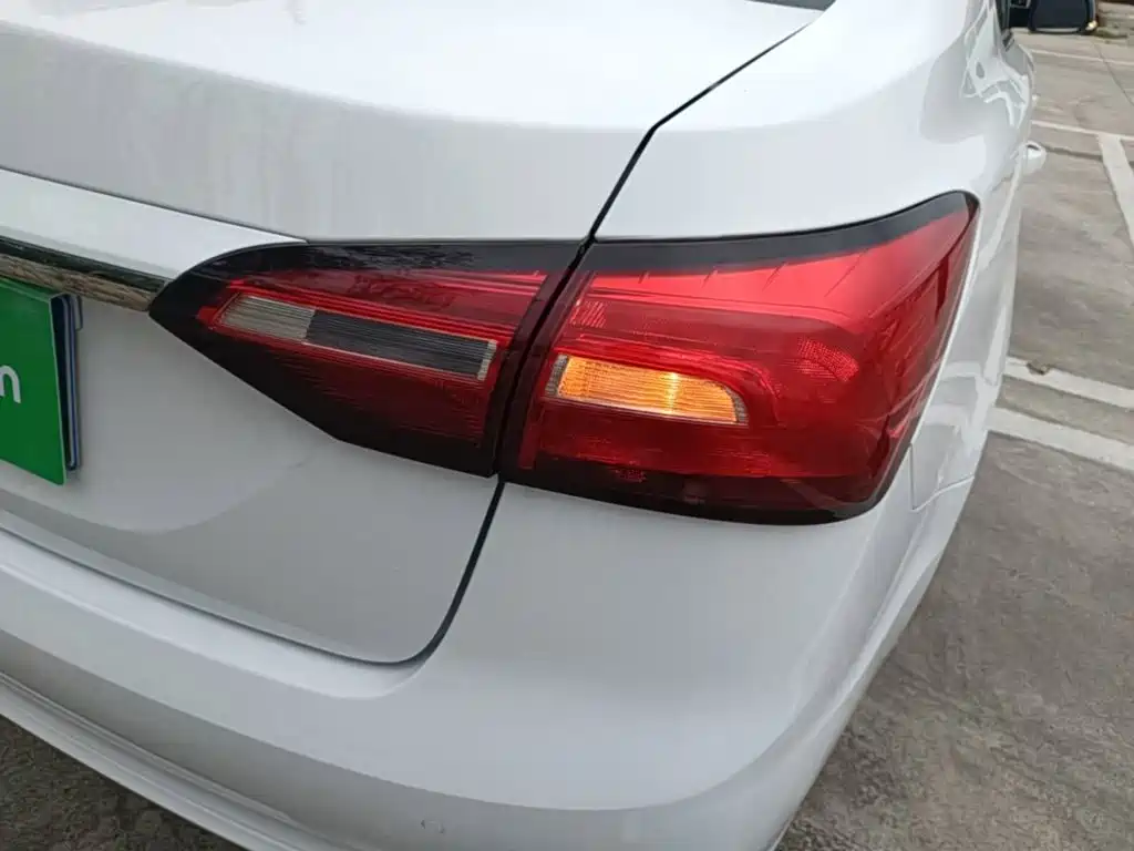 Roewe 360 — миниатюра 8