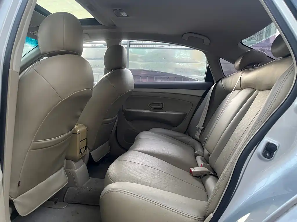 Nissan Sylphy 2016 1.6XE AT Lead