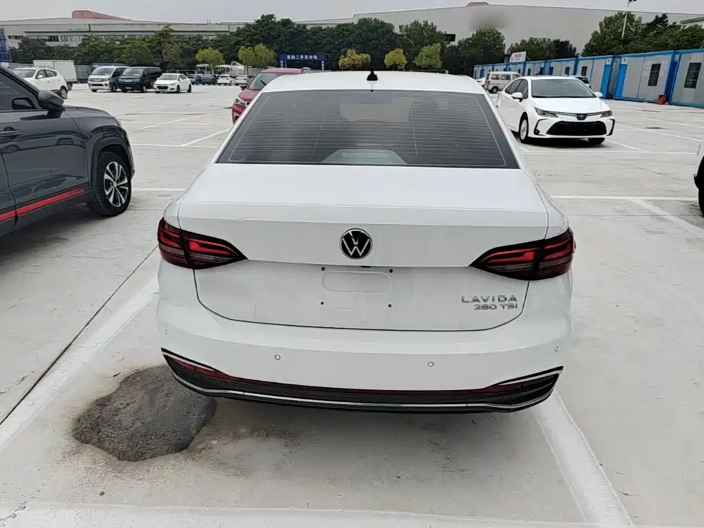 Volkswagen Lavida — миниатюра 6