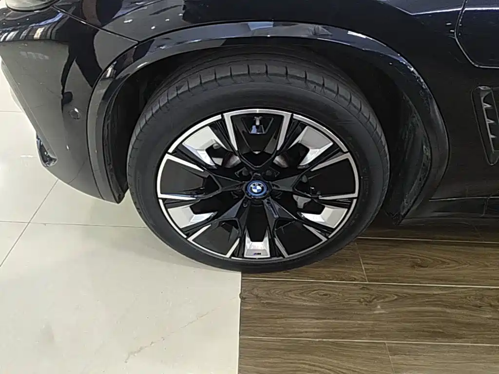 BMW iX3 — миниатюра 23