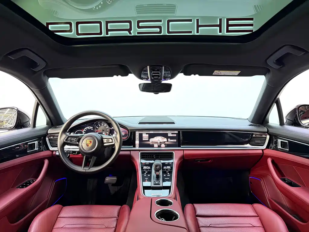 PORSCHE PANAMERA